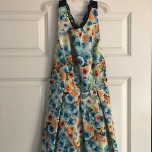 Floral lace short dress